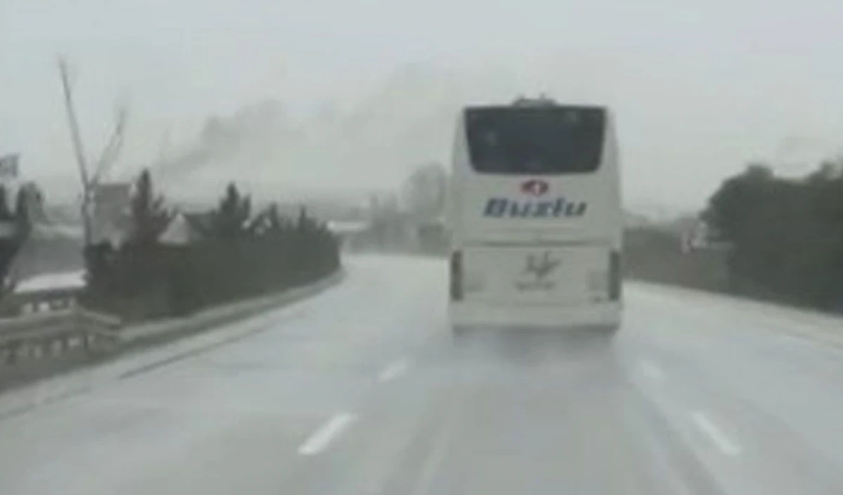 10 kişinin hayatını kaybettiği kazaya karışan firmanın bir başka otob&uuml;s&uuml; aynı g&uuml;zergahta hız yaparken g&ouml;r&uuml;nt&uuml;lendi