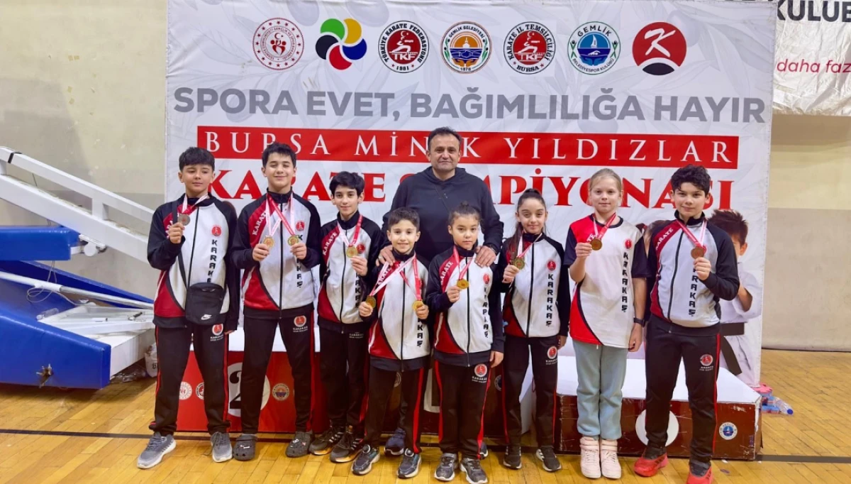 8 Sporcu ile B&uuml;y&uuml;k Başarı: Isparta Karakaş Spor Kul&uuml;b&uuml; Genel Klasman İkincisi Oldu