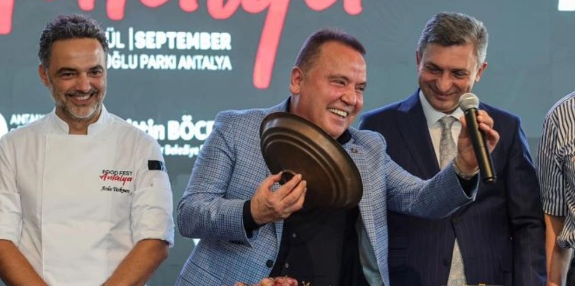 Akdeniz mutfağının kalbi Antalya’da atıyor! Gastronomi Festivali’nde lezzet şöleni başladı