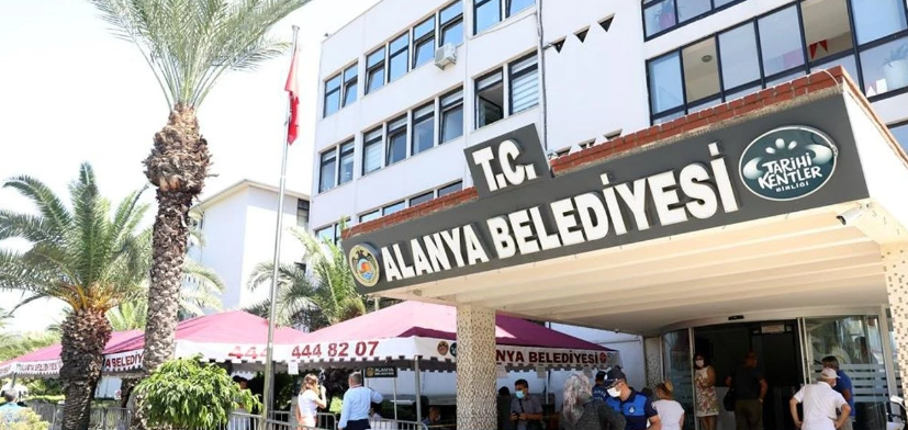 Alanya’da vatandaşlar çileden çıktı… “Yıllardır yalvarıyoruz ama kimse ilgilenmiyor”