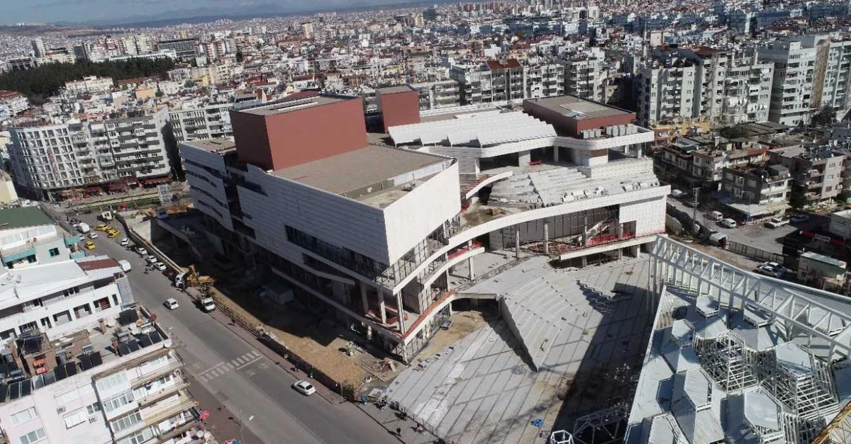 Antalya Büyükşehir'den 'otopark sorununu çözdük' videosu!