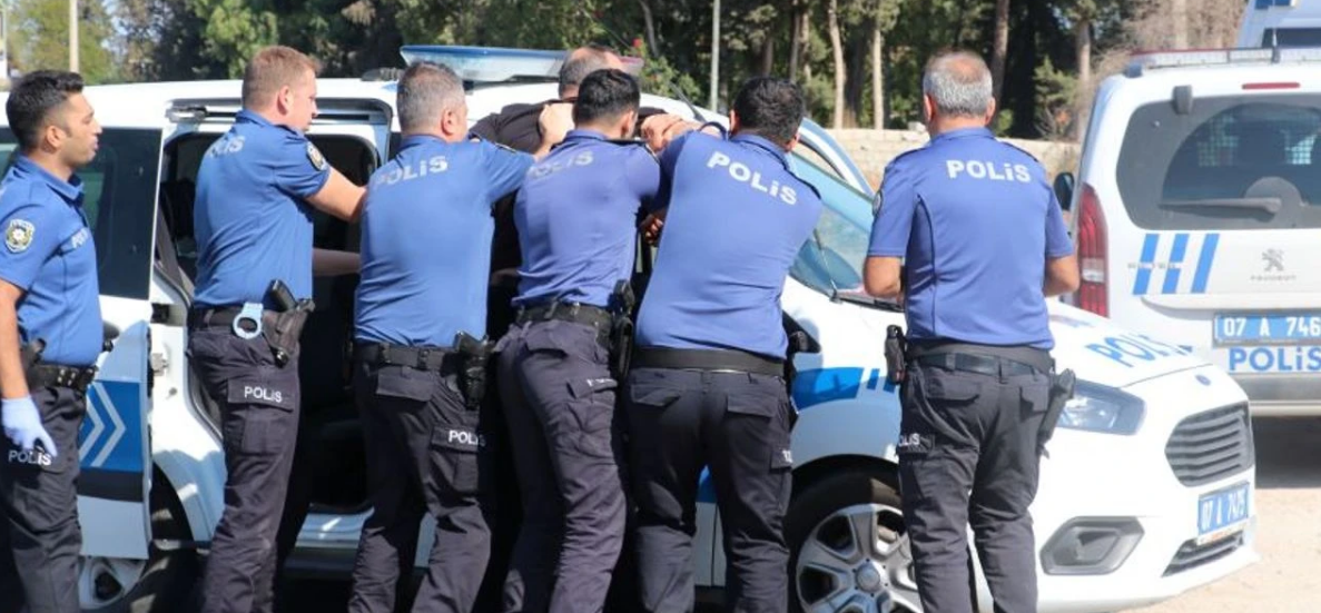 Antalya’da 2 kişiyi vuran şahıs polise zor anlar yaşattı