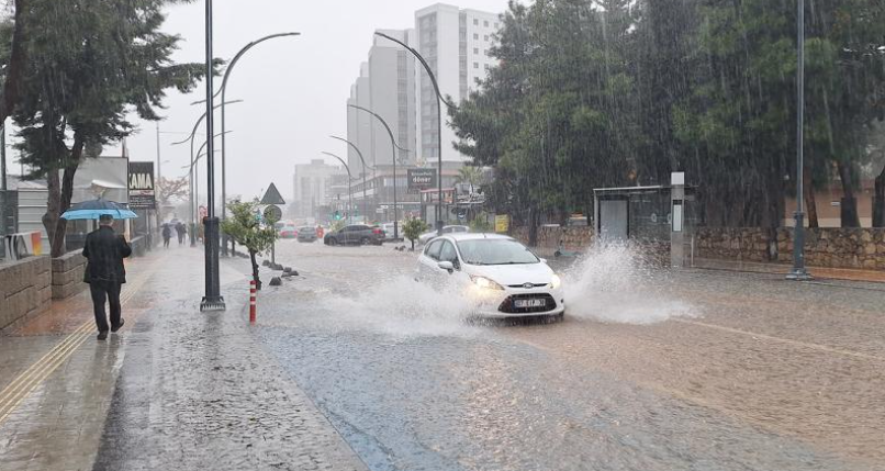 Antalya'da taşımalı eğitime 1 gün ara verildi