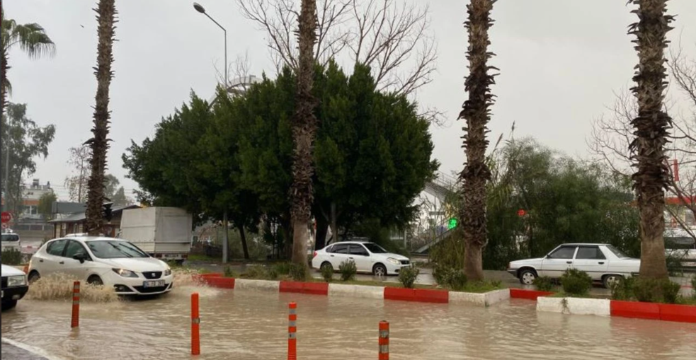 Antalya’da yağmur sürprizi!