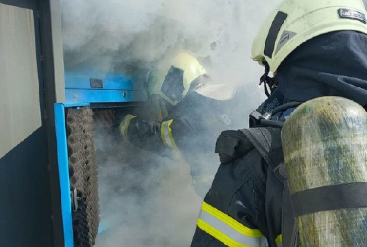 Arızalanan jeneratörden çıkan duman itfaiyeyi alarma geçirdi