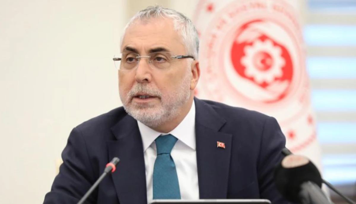 Bakan Işıkhan: Gen&ccedil;ler sadece geleceğimiz değil, bug&uuml;n&uuml;m&uuml;zd&uuml;r