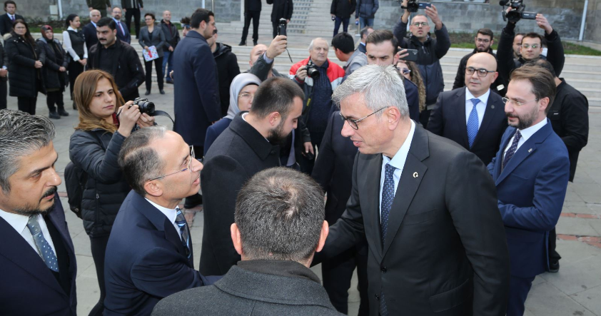 Bakan Memişoğlu, SDÜ Hastanesi Ek Hizmet Binası İnşaatını İnceledi