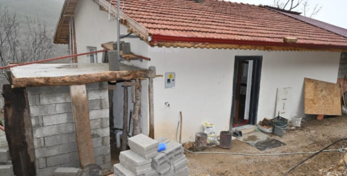 Başkan Başdeğirmen talimat verdi, yangınzede aile yeni evine kavuştu