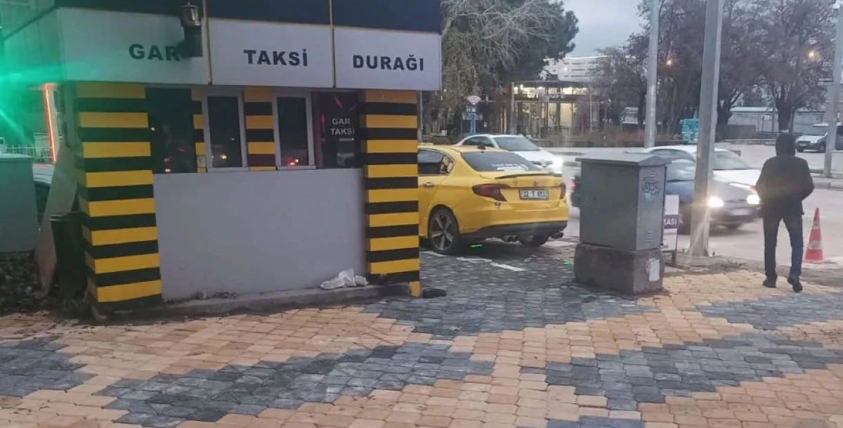 Başkan Daşd&ouml;ner GAR Taksi Esnafının Park Sorunu &Ccedil;&ouml;z&uuml;me Kavuşturdu