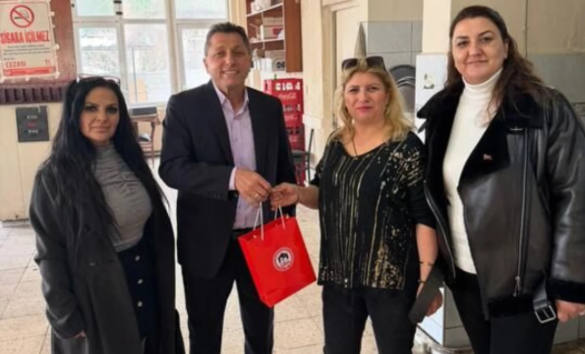 Başkan Topbaş&rsquo;tan Kadın &Uuml;yelere D&uuml;nya Kadınlar G&uuml;n&uuml; S&uuml;rprizi