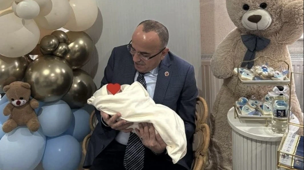 Başkan Tural dede oldu