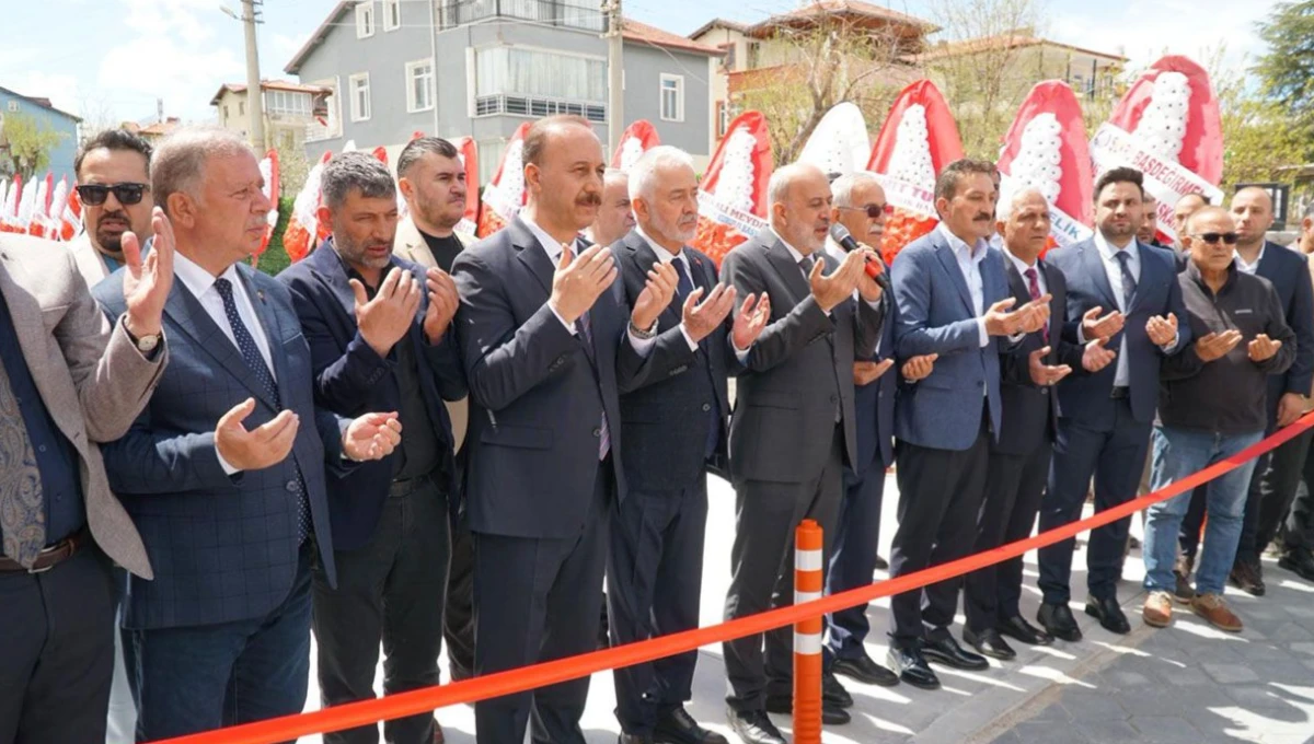 Bekder Taziye Evi ve Camii Kapılarını A&ccedil;tı