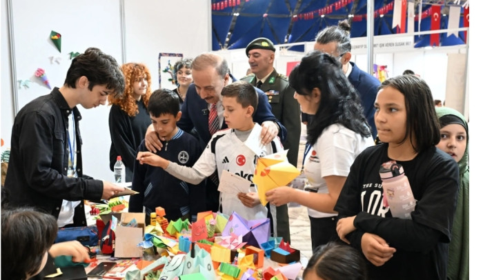 “Bilimin Işığında Parlayanlar” Bilim Şenliği Kapılarını Açtı