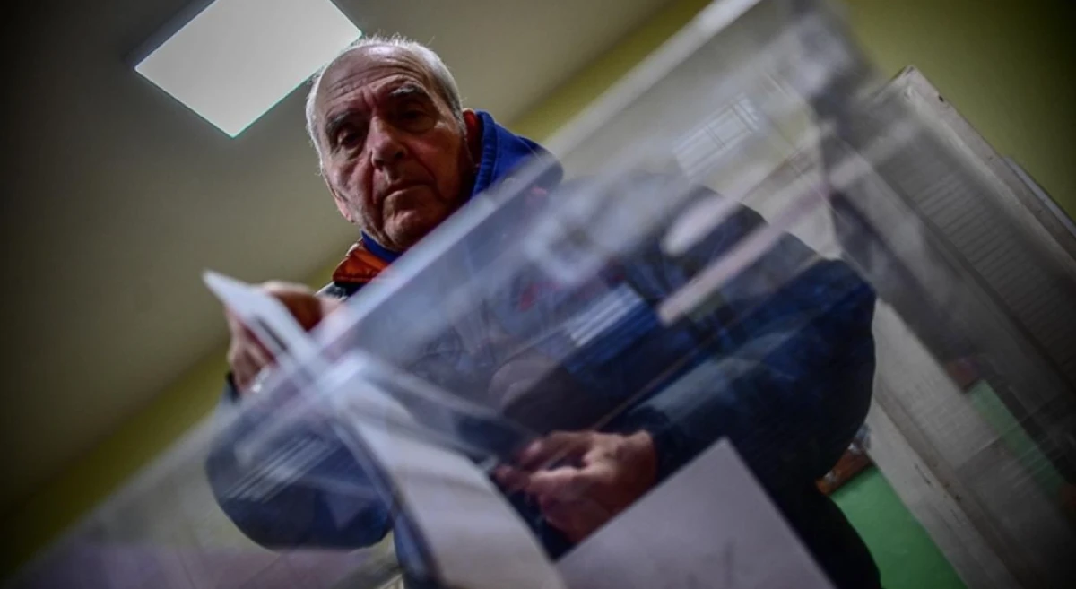 Bulgaristan'da vatandaşlar son 5 yılda 8'inci kez sandık başına gidecek