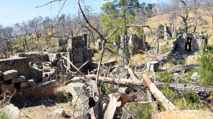 Cumhuriyet tarihinin en büyük yangını 3 yıl sonra antik kente zarar verdi