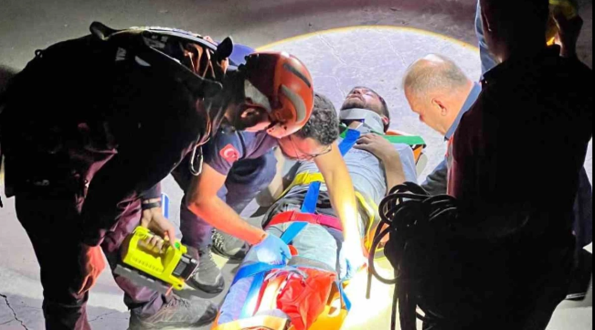 Dengesini kaybedip beton zemine düştü AFAD kurtardı  