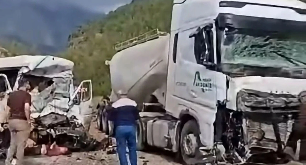 DEREBOĞAZI YOLUNDA FECİ KAZA: 7 &Ouml;L&Uuml;, 7 YARALI