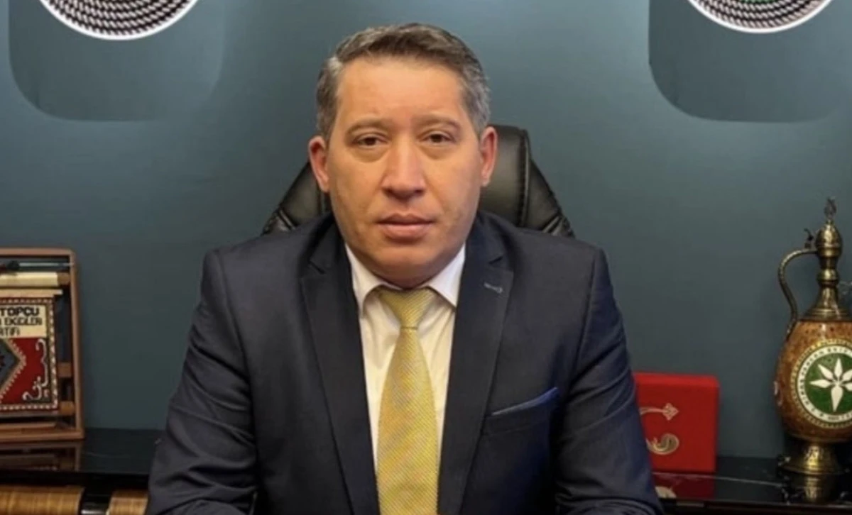 Dinar Belediye Başkanı Veysel Top&ccedil;u istifa etti