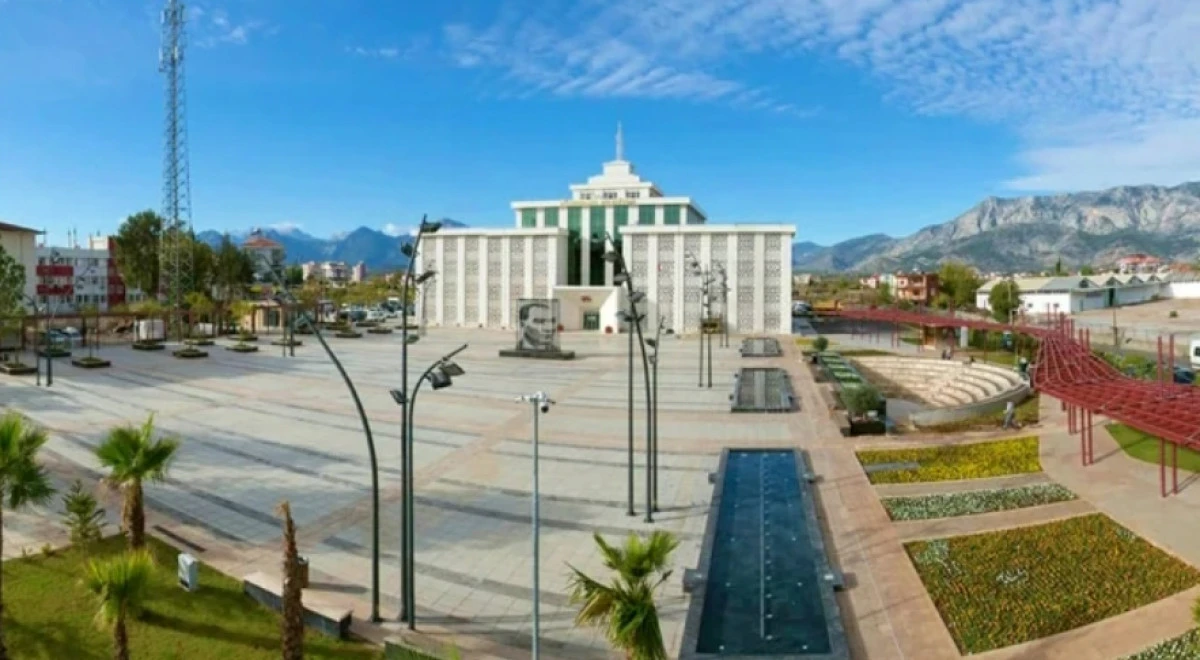 D&ouml;şemealtı Belediyesi soruşturması: Eski belediye başkanı Turgay Gen&ccedil; tutuklandı