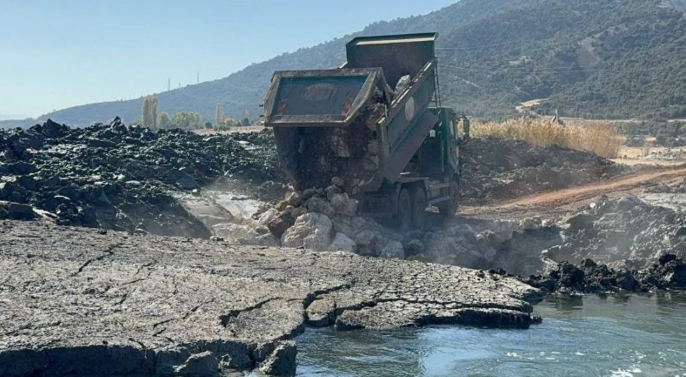 Eğirdir Gölü’nün düdenlerini kapatmak bilimsel değil!