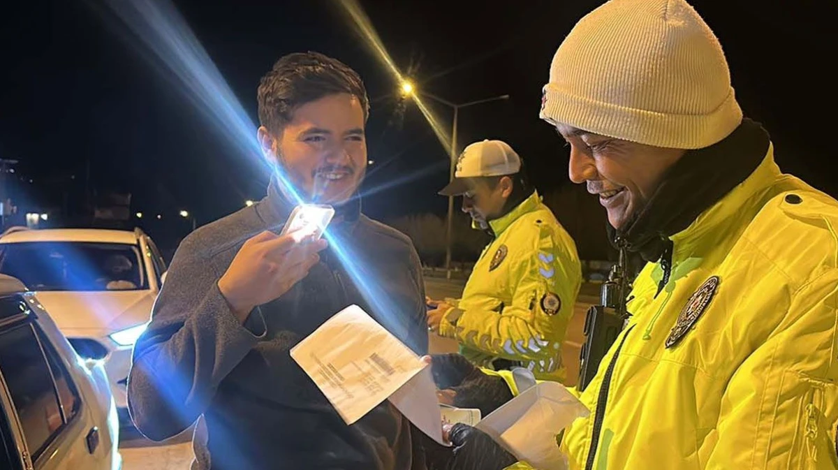 Ehliyetini zarftan &ccedil;ıkarmak i&ccedil;in 1 ay torpidoda tutup &ccedil;evirmeye girmeyi bekledi