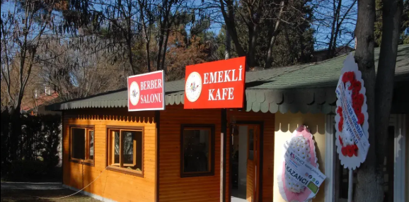 Emeklilere Özel Kafe ve Berber Salonu Hizmete Girdi