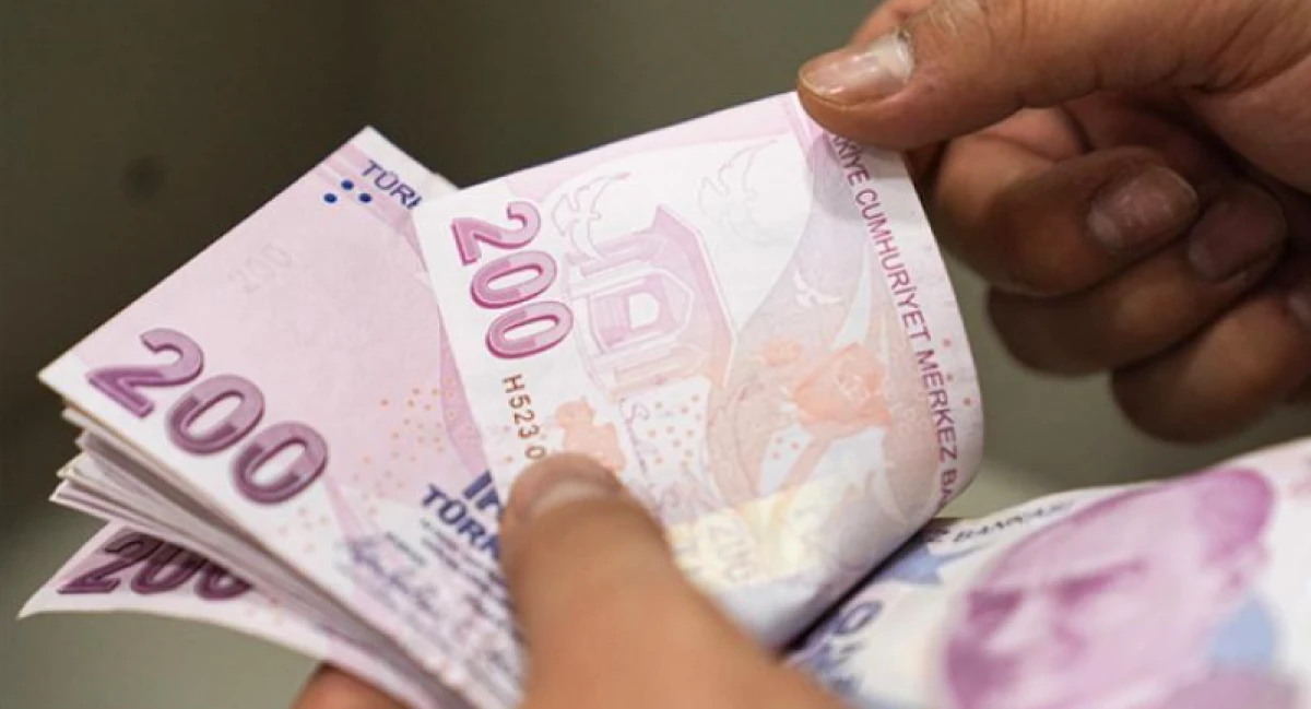 En d&uuml;ş&uuml;k emekli aylığına y&ouml;nelik d&uuml;zenleme Komisyon'da kabul edildi