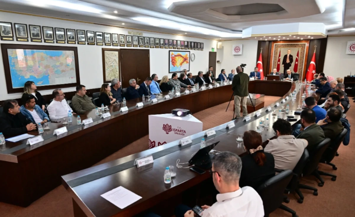 Erdoğmuş&rsquo;un Vizyonu Isparta&rsquo;ya Işık Oldu