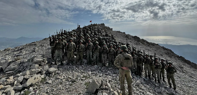 Görüntüler Nefes Kesti Bu Şartlarda Görev Yapıyorlar