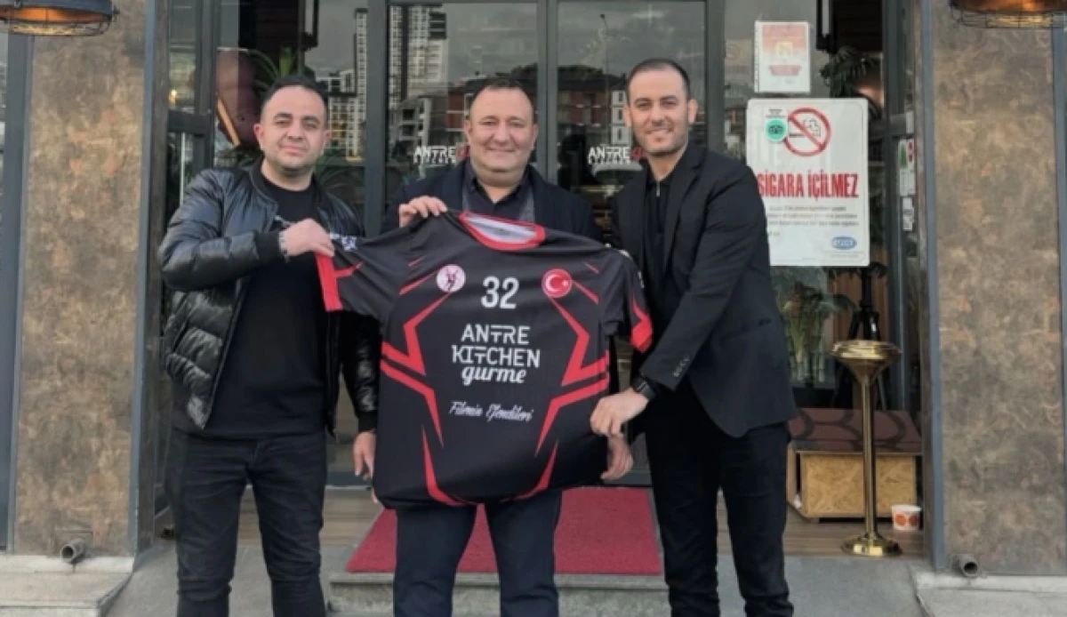 İş İnsanı Nuri Top'tan Spora B&uuml;y&uuml;k Katkı Filenin Efendileri'ne Forma Desteği Verdi