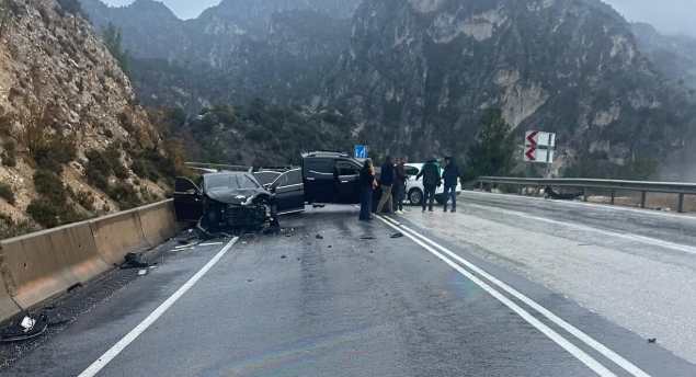 Isparta – Antalya Karayolunda Trafik Kazası