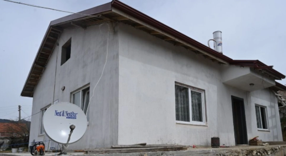 Isparta Belediyesi&rsquo;nden evi yanan aileye yeni bir başlangı&ccedil;