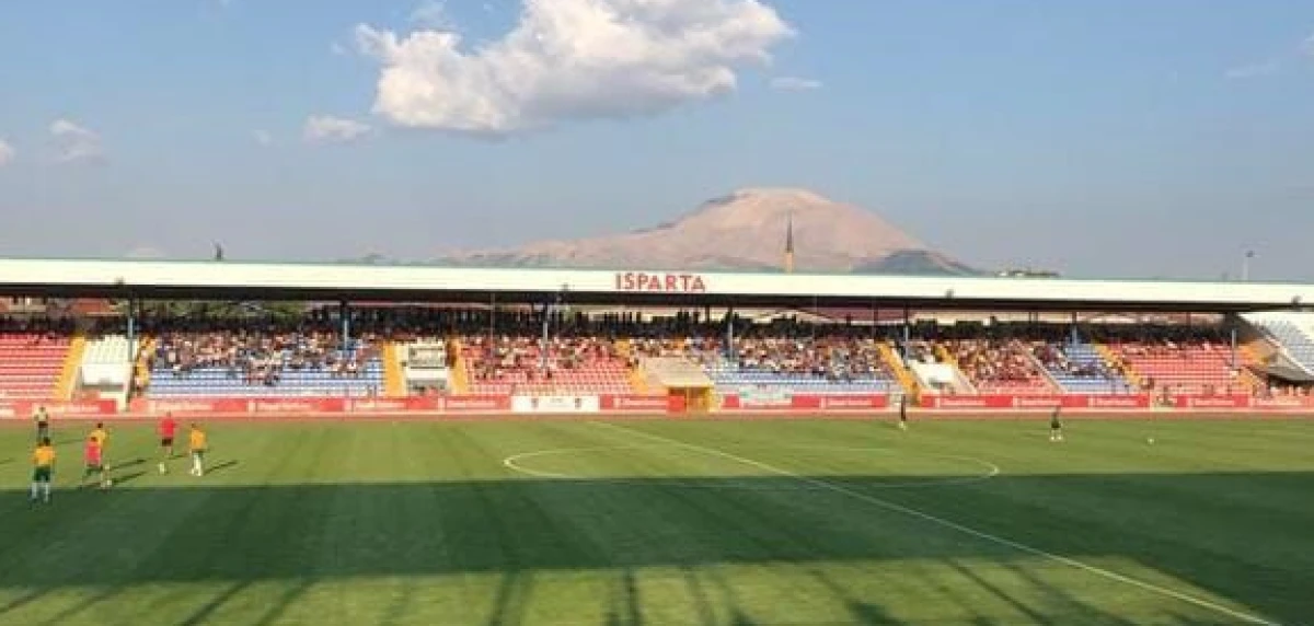 Isparta32 Spor Taraftarından Y&ouml;netimi İstifaya Davet