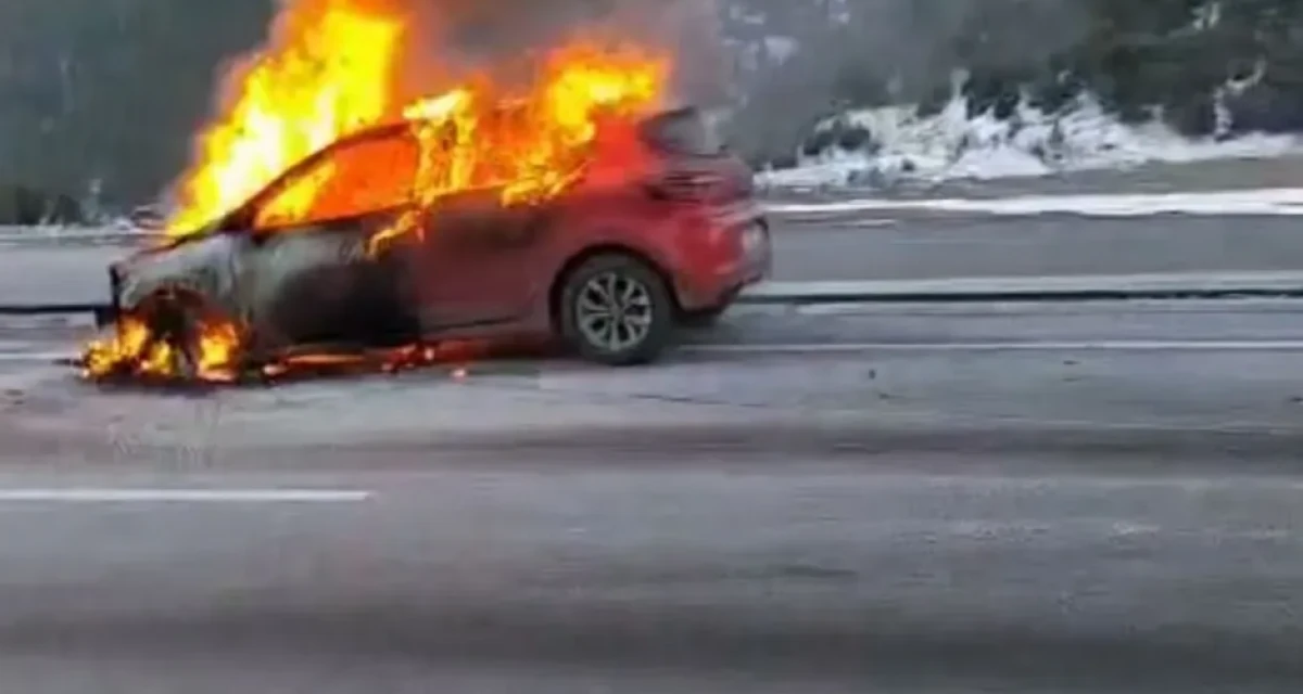 Isparta&ndash;Burdur Dağ Yolu&rsquo;nda Seyir Halindeki Ara&ccedil; Alev Aldı