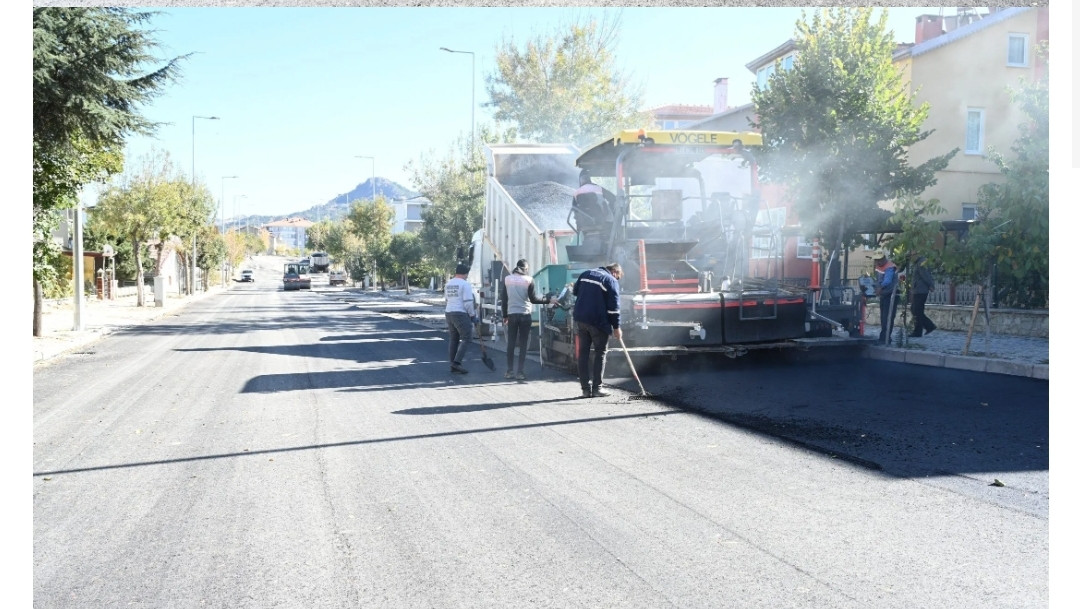 Isparta’da asfaltlama çalışmaları devam ediyor