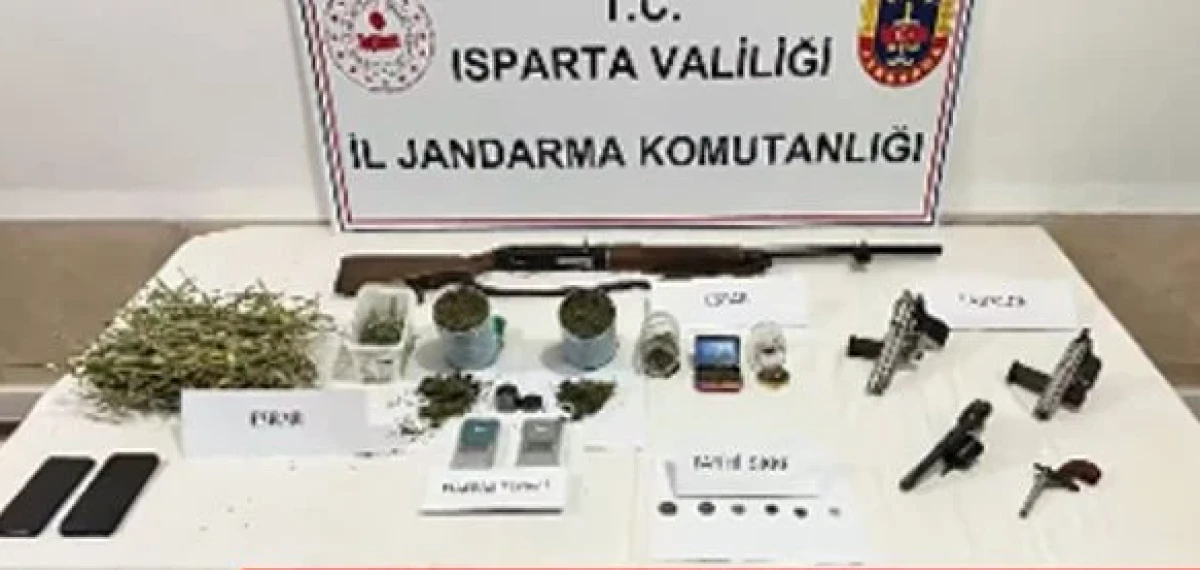Isparta'da jandarma ekiplerinden operasyon