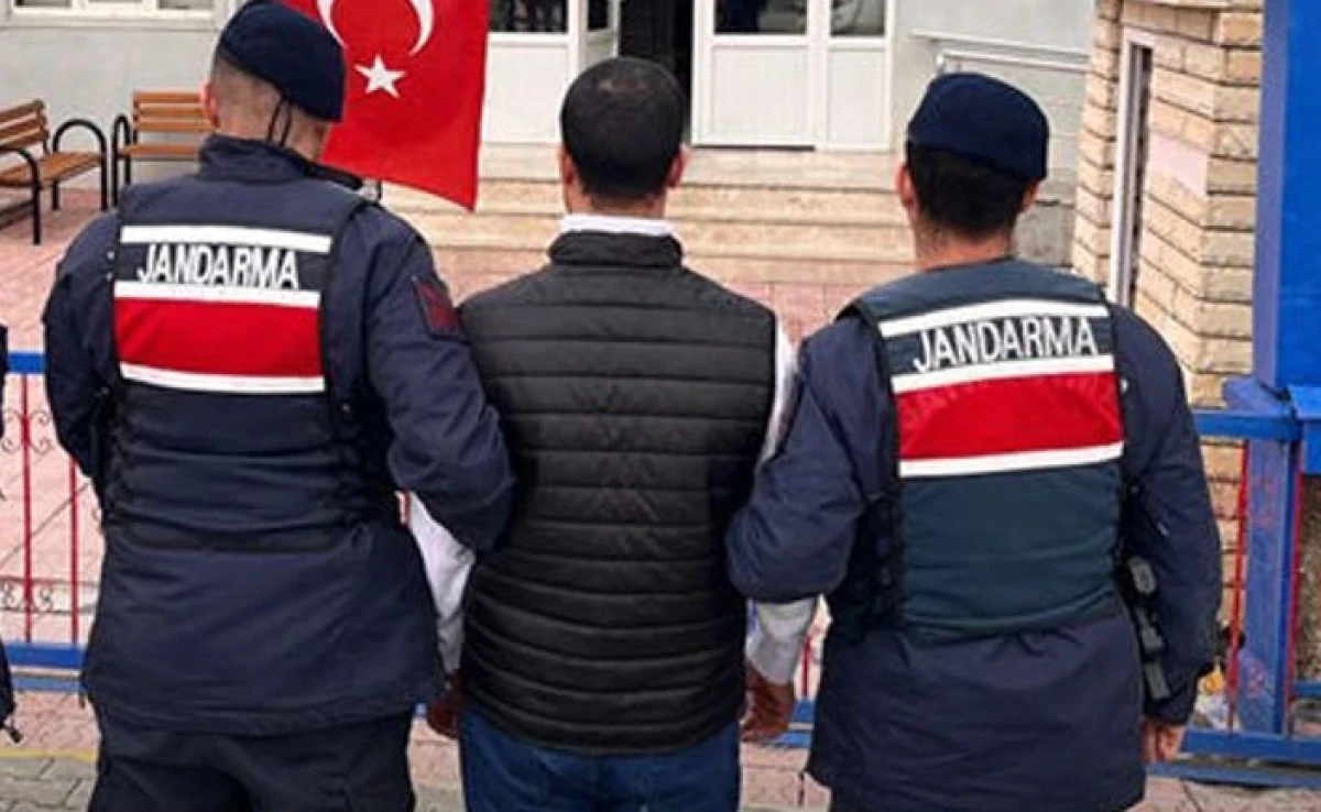 Isparta'da jandarmadan d&uuml;zensiz g&ouml;&ccedil; denetimleri