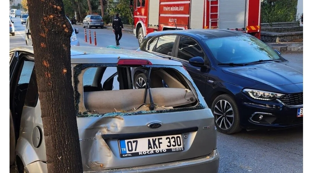 Isparta'da Otobüs Otomobile Çarptı: 2 Yaralı