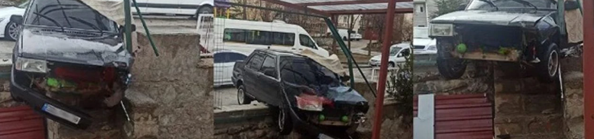 Isparta’da otomobil evin bahçesine uçtu