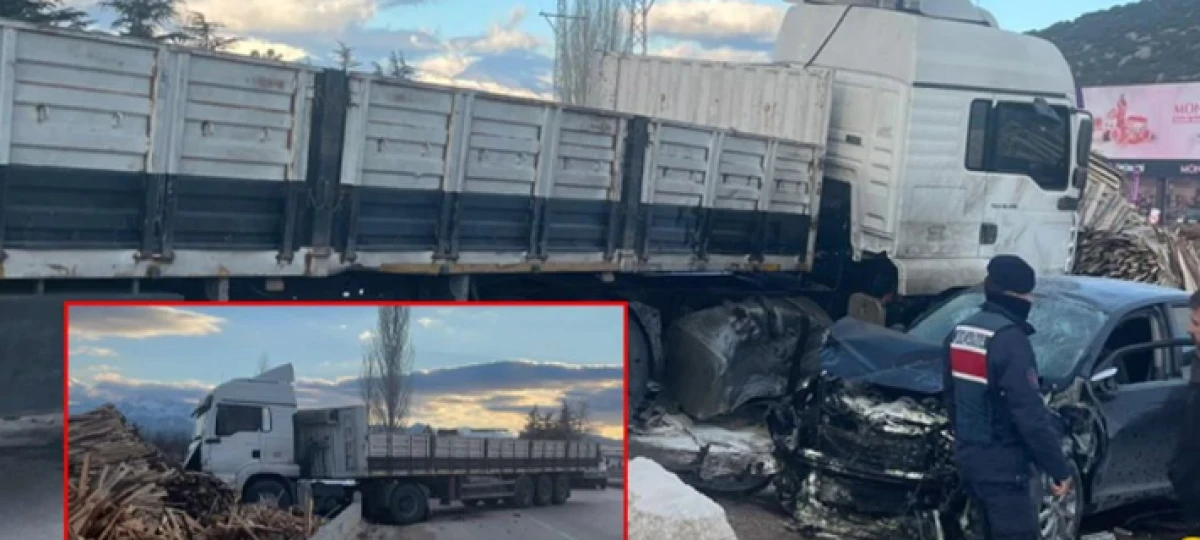 Isparta'da tır ile otomobil &ccedil;arpıştı