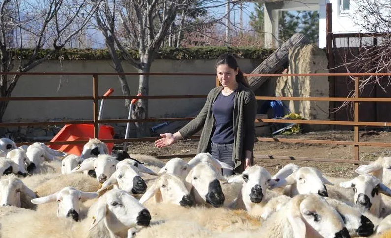 Isparta’da Uzman Eller Üretmeye Devam Ediyor