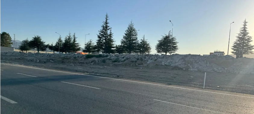 Isparta'da Yeni Otogar Önünde vicdanları sızlatan çalışma Tasarruf Tedbirleri Nerede?