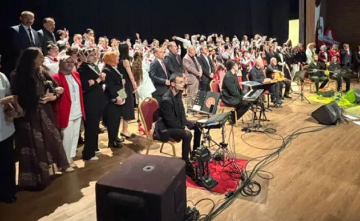 IYAŞ Sel&ccedil;uklu Ortaokulu&rsquo;ndan muhteşem gece