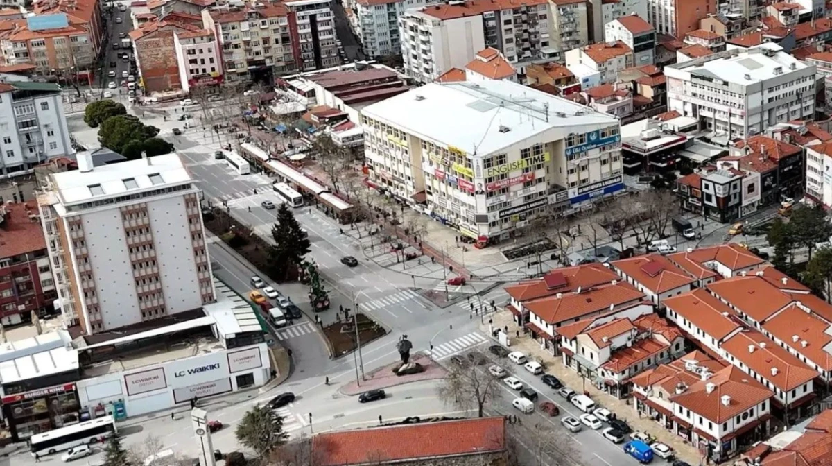 Kaymakkapı&rsquo;nda Dev Hamle: Esnaf Taşınıyor, Meydan Modernleşiyor