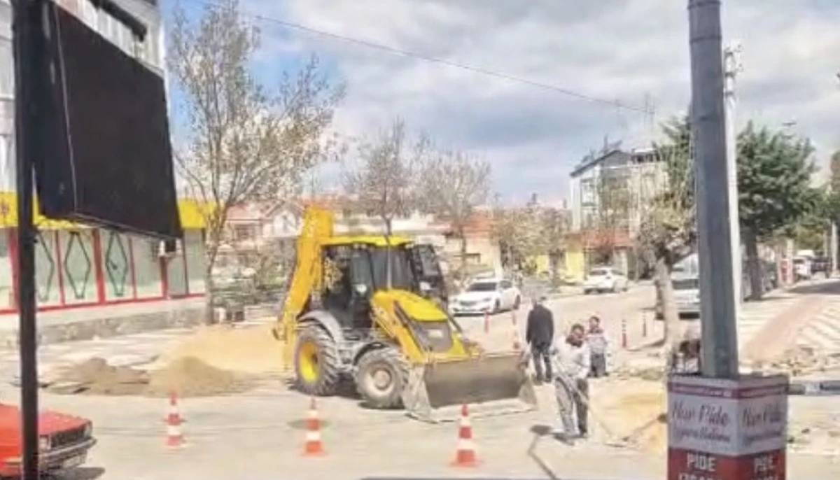 Kaza kavşağında &ccedil;alışmalar başladı