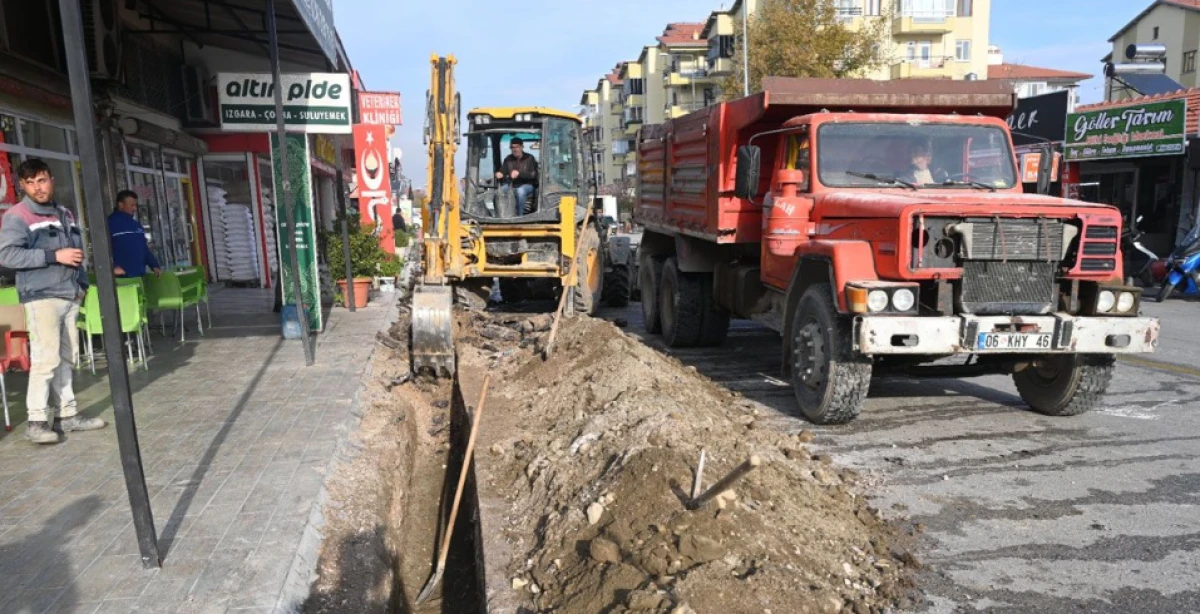 Köy garajı esnafının uzun yıllardır beklediği doğalgaz çalışmaları başladı Esnaf: Şükrü Başkanımız sayesinde doğalgazımıza kavuşacağız