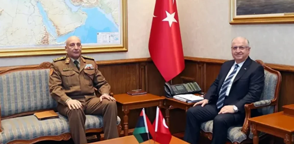 Libya askeri heyetinin u&ccedil;ağı Ankara'da d&uuml;şt&uuml;: Enkaza ulaşıldı