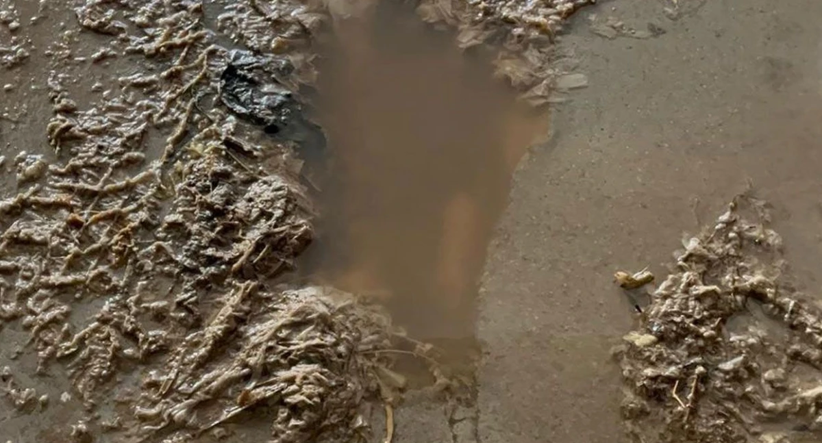 L&uuml;ks Rezidansta Logar Krizi! Otopark Sular Altında Kaldı