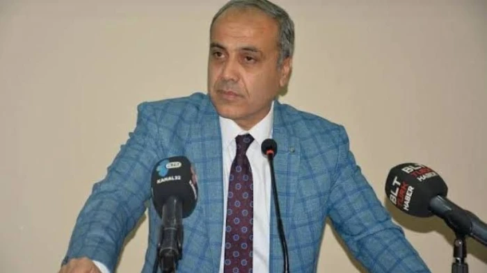 MAHMUT ZADEOĞLU İSTİFA ETTİ