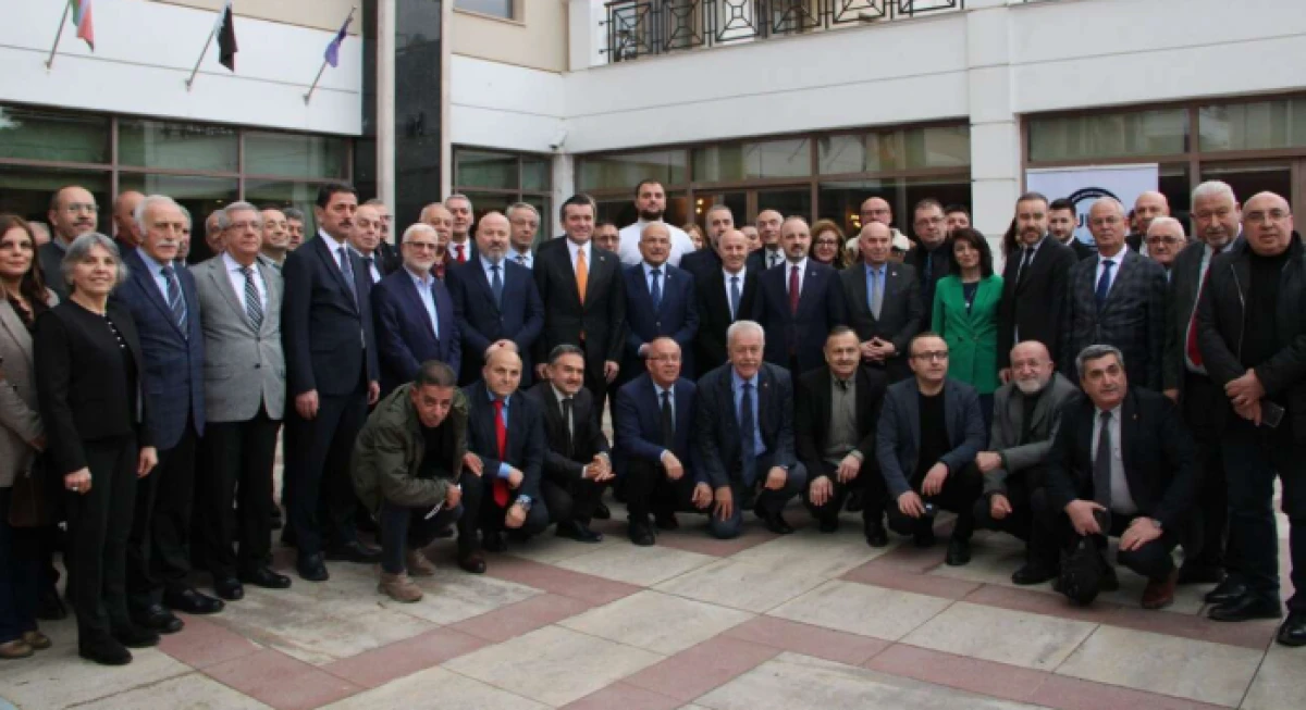 Medyada &lsquo;Meslek Yasası&rsquo; Alarmı: İnternet Gibi &Ccedil;&ouml;pl&uuml;k Olmasın